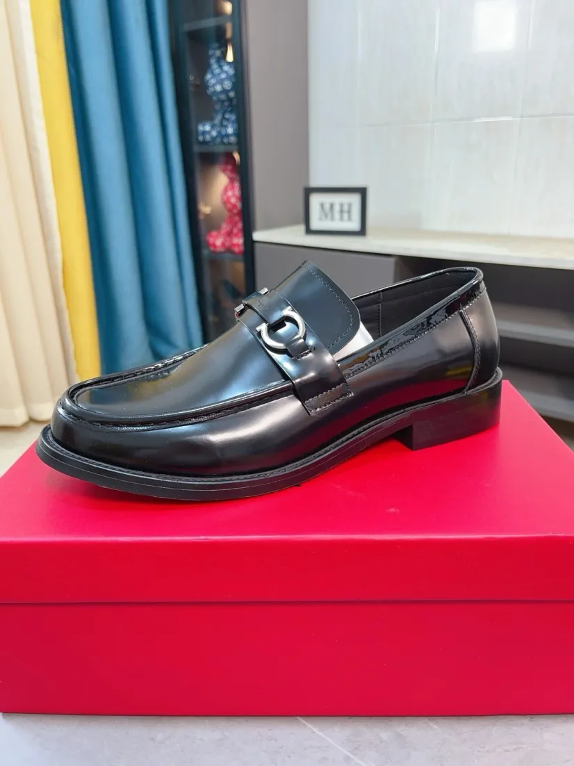 Men's shoes 💰560🌸🌸Water dyed cowhide 🆘[Salvatore Ferragamo] Ferragamo's latest casual business leather shoes for men! Available at counters simultaneously! The fabric is made of specially imported original suede calfskin, and the interior is made of imported water-dyed cowhide. It is absolutely luxurious and leads the fashion trend. Matching code: 38-44 45 customized